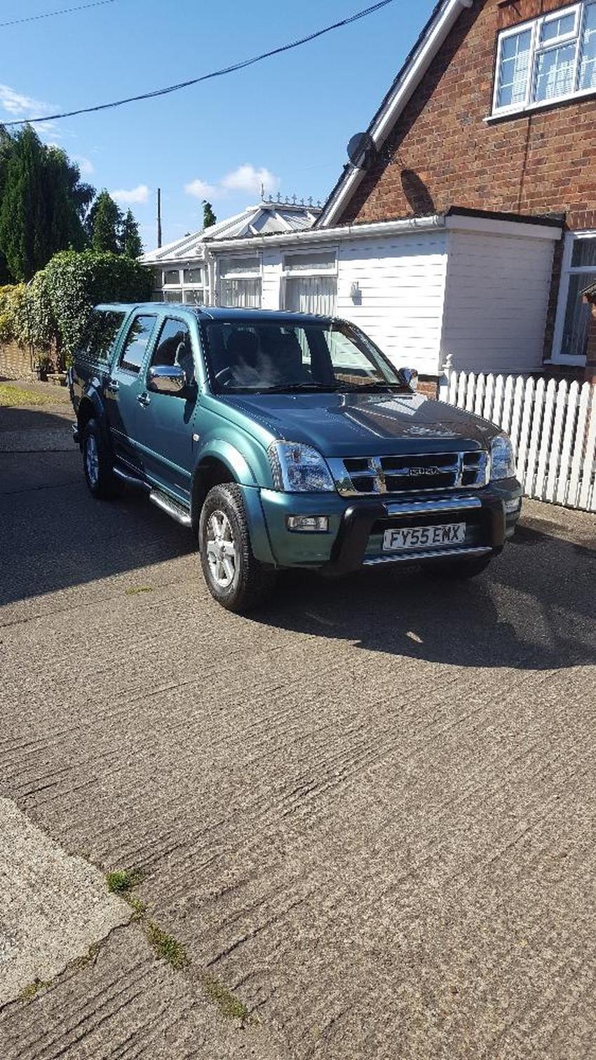 View ISUZU RODEO MAX TD 4X4 D-C  3 litre