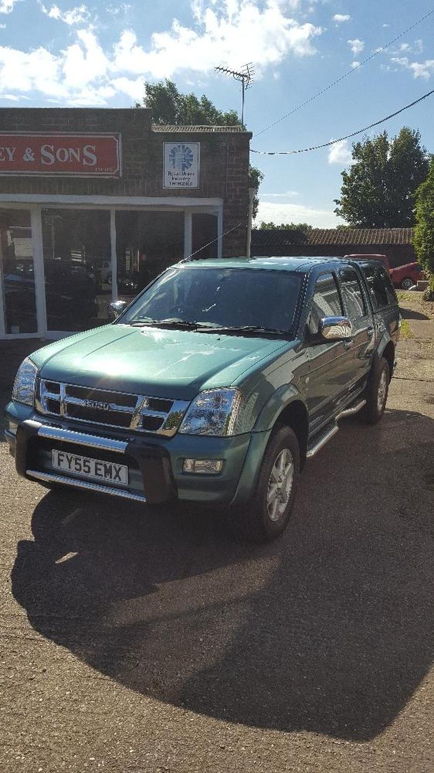 View ISUZU RODEO MAX TD 4X4 D-C  3 litre