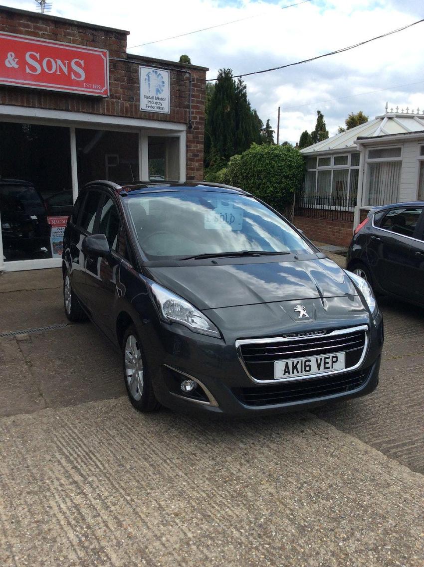 View PEUGEOT 5008 BlueHDi 120 DPF Start-Stop Active